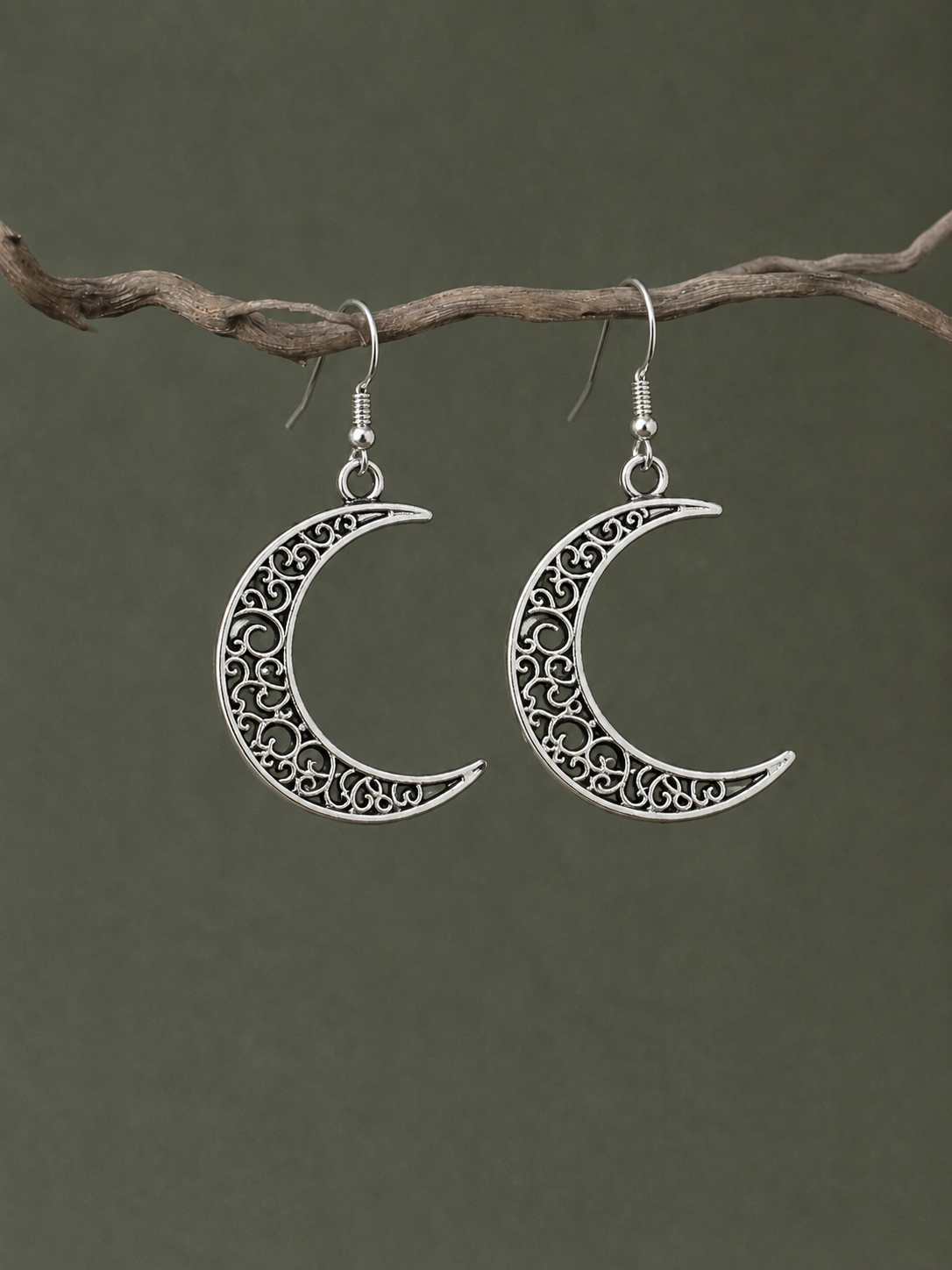 Pendientes luna creciente plateados